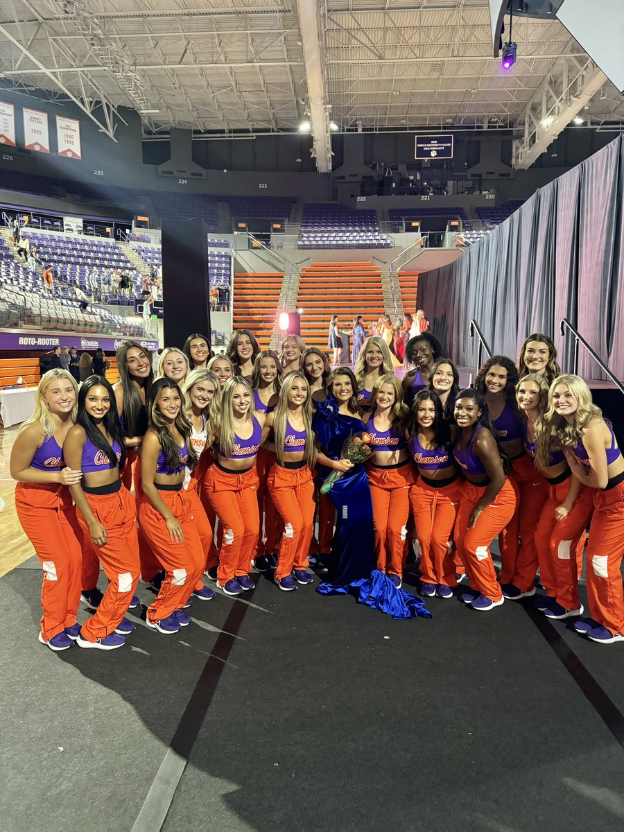 CURallyCats's tweet photo. CU Students - VOTE!! 

https://t.co/oUPYPMoNxq https://t.co/DM4iDaeKoR
