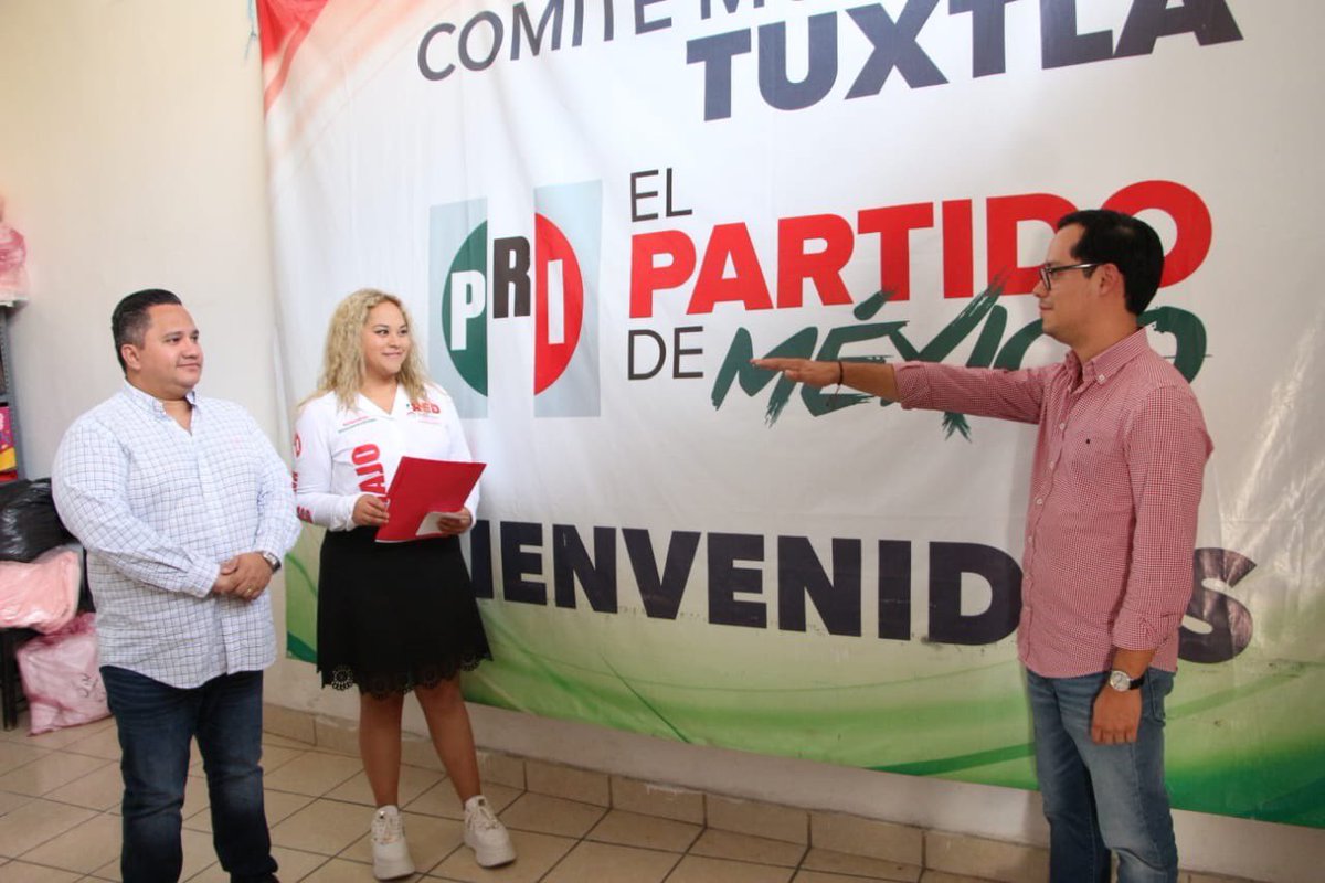 MoscosoMajo's tweet photo. Felicidades estimado Jorge Daniel López Glez, nuevo Dirigente Municipal de la @LaREDChiapas en Tuxtla Gutiérrez. Somos y seguiremos siendo la Organización mas importante 👊🏻 
Por las y los jóvenes todo!!! 🟢⚪️🔴
Que viva el PRI 🫶🏼 https://t.co/CPjS2NXSkg