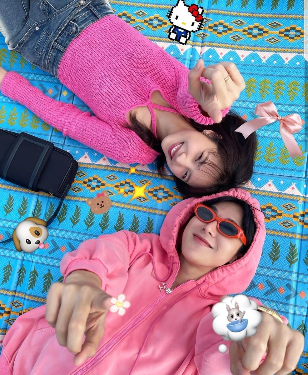 afhprchya's tweet image. pinky pinky 🩷💗💖💞💕💝
#armwc #janhae