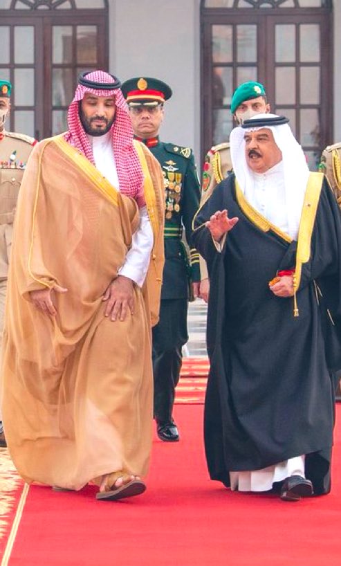 #البحرين تُعلن دعمها الكامل للملف السعودي وتدعو الإتحادات الشقيقة والصديقة للتوحد خلف الملف السعودي مُشيرةً إلى أن الدعم سيعطي الفرصة للمملكة لإثبات التطور الكبير والنقلة النوعية التي أحدثتها كرة القدم #السعودية على المستويين الآسيوي والدولي مؤكدةً بأنها ستُساهم في الترويج لهذا