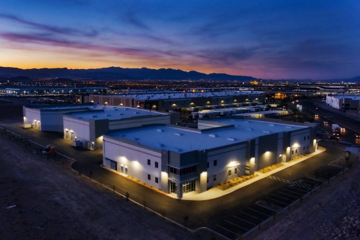 _LMConstruction's tweet photo. Today, on #WorldArchitectureDay, we're thrilled to showcase one of our latest triumphs at LM Construction Co. Our passion for innovation and excellence has come to life in this magnificent project. 📐📏🚧 

Featured: Executive Airport Crossing
🔗 :  https://t.co/ElPxgUtxJV https://t.co/oMxVGbXs5r
