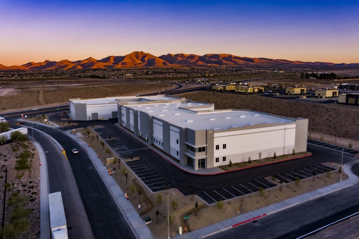 _LMConstruction's tweet photo. Today, on #WorldArchitectureDay, we're thrilled to showcase one of our latest triumphs at LM Construction Co. Our passion for innovation and excellence has come to life in this magnificent project. 📐📏🚧 

Featured: Executive Airport Crossing
🔗 :  https://t.co/ElPxgUtxJV https://t.co/oMxVGbXs5r