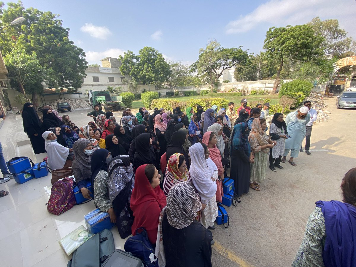 S_NehaShah's tweet photo. Polio morning briefing session in PECHS
Everyone is requested to please cooperate with polio teams. They have working tirelessly round the clock to administer vaccines and facilitate public 🙏
#POLIO2023 #assistantcommissioner #Ferozabad #DistrictEast https://t.co/rETCitexWz