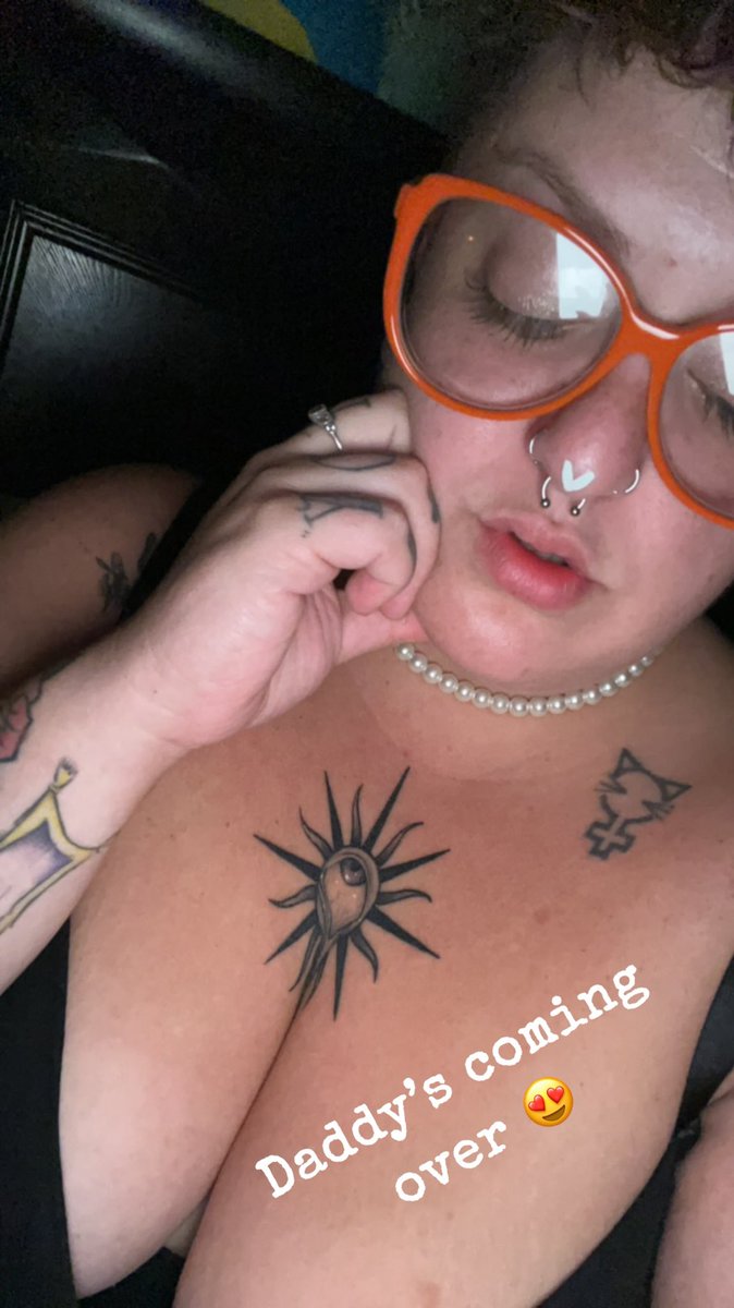 Hardkore333's tweet photo. Can’t wait to share the bruising. 💋 https://t.co/GhUAqmOROY