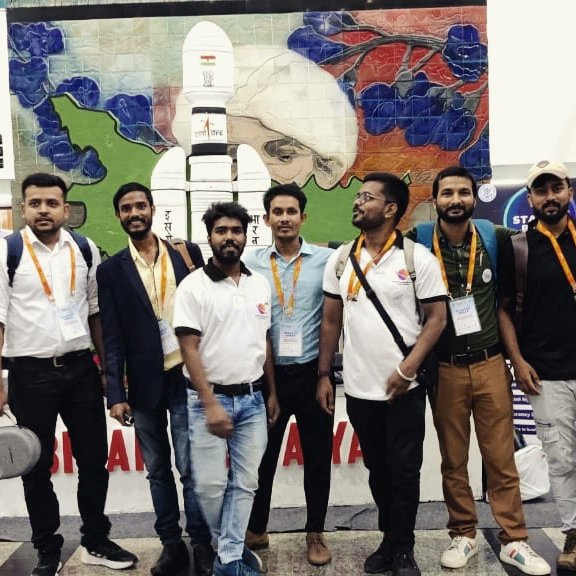 HKishor4you's tweet photo. "Shri Rajesh Kumar Singh, Secretary @DPIITGoI and  Shri @SandeepPoundrik Sir were captivated as they explored our innovative stalls at the Bihar Innovation Challenge 2023. 

Our Medaaverse exhibit left a lasting impression as we're transforming the landscape of medical education. https://t.co/AhAbxVBa4r