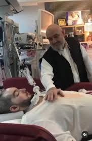 أعطني تأشيرة السعودية، أدعو الله أن يستعيد ابنك وعيه #الجوازات_السعودية