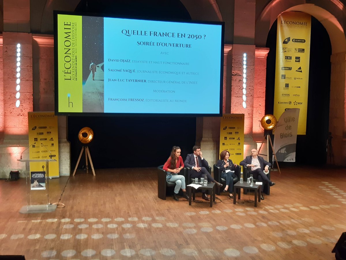 nicoperrin's tweet photo. Cérémonie d'ouverture des rendez-vous de l'#histoire de #Blois sur le thème "les vivants et les morts".
1ère table ronde sur l'#economie et une vision #demographique de la France en 2025
@cdegru @romainprudent @salomesaque @DavidDjaiz @InseeFr @lemondefr @Veolia_FR @LeCnam https://t.co/TWu0UMZsgN