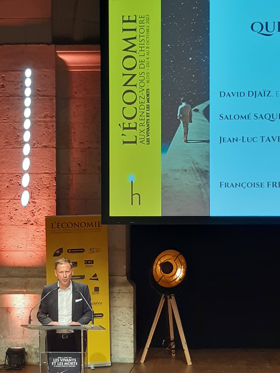 nicoperrin's tweet photo. Cérémonie d'ouverture des rendez-vous de l'#histoire de #Blois sur le thème "les vivants et les morts".
1ère table ronde sur l'#economie et une vision #demographique de la France en 2025
@cdegru @romainprudent @salomesaque @DavidDjaiz @InseeFr @lemondefr @Veolia_FR @LeCnam https://t.co/TWu0UMZsgN