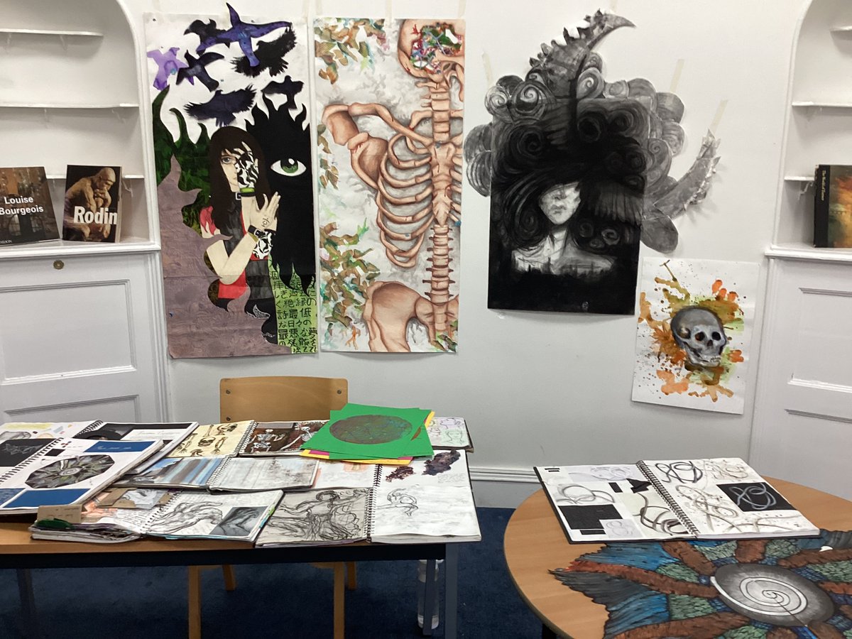 Amaia_Movie's tweet photo. Visitors were impressed by our A-Level work at the 6th Form Open evening yesterday #ProudArtTeacher #ALevelArt #6thFormStudy #ChallonerSixthForm https://t.co/5yzrYEJMvj