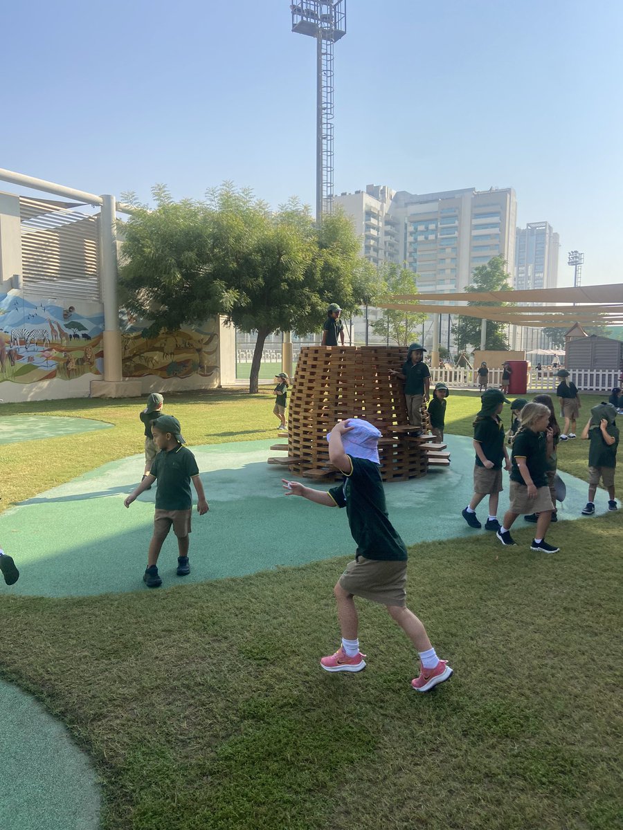 Happy Thursday! 
☀️🌳♥️