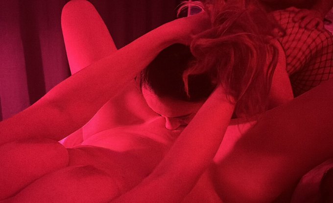 Can you believe it? the husband of the woman I'm eating out, didn't even have an 'X' account until I<a href="/tag/humpday"class="tags"><span>#humpday</span></a>