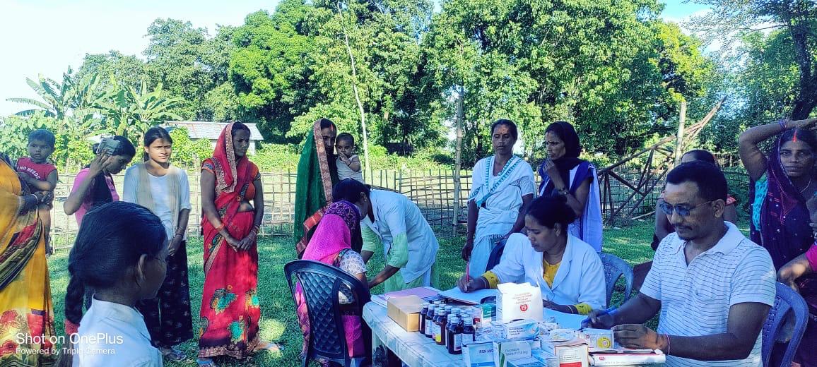 HealthDhemaji's tweet photo. Sankalp Saptah camp by Dhemaji Boat Clinic  at Sengajan Gowala https://t.co/z60Zb0b5Jy