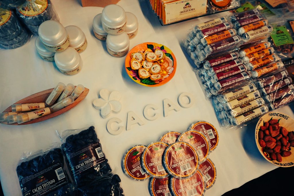 ¡TABASCO MEMORABLE!

🇲🇽 La inauguración de #TabascoMemorable en #PuntoMexico contó con la distinguida presencia de <a href="/chemak/">Chema Manzanares</a> <a href="/skalcdmx/">Skål International CDMX 067</a> <a href="/rafamillanperez/">Rafael Millan</a> <a href="/ppnieves/">Jose A Nieves</a> <a href="/Turismo_Tabasco/">Secretaria de Turismo y Desarrollo Económico</a> <a href="/ItalyinMEX/">Italy in Mexico</a> <a href="/chaira/">andresfelipe</a> <a href="/AMAVCDMX/">AMAV Ciudad de Mexico</a> <a href="/Julian_ArroyoC/">JULIAN ARROYO</a> <a href="/JulianArroyoC/">Julian Arroyo</a> <a href="/OMEXTUR/">Omextur Tour OPERADOR & DMC</a> <a href="/lulumucinomx/">Lourdes Muciño</a> <a href="/Coparmex_CDMX/">Coparmex Ciudad de México</a>