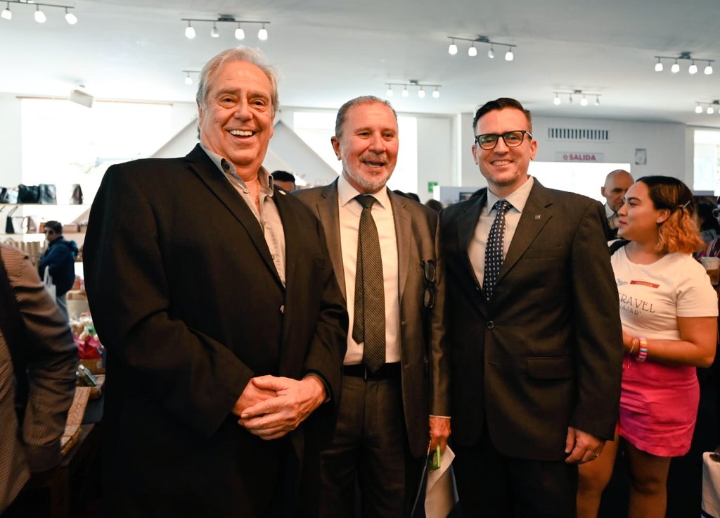 NexosTuristicos's tweet photo. ¡TABASCO MEMORABLE!

🇲🇽 La inauguración de #TabascoMemorable en #PuntoMexico contó con la distinguida presencia de @chemak @skalcdmx @rafamillanperez @ppnieves @Turismo_Tabasco @ItalyinMEX @chaira @AMAVCDMX @Julian_ArroyoC @JulianArroyoC @OMEXTUR @lulumucinomx @Coparmex_CDMX @MexIncaTravel @SECTUR_mx @Skal_Intl @skalmex
