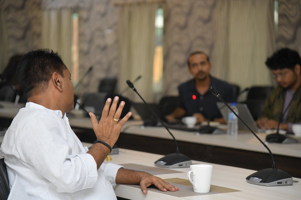 TheAshokSinghal's tweet photo. On Day-2 of my Kokrajhar-Bongaigaon tour, chaired a Review Meeting of Dept of Panchayat & Rural Development, BTC.

Was briefed on the status of several key departmental initiatives, especially the following viz;

“Lakhpati Mahila Initiative” - aimed at strengthening Women-led Development by supporting Women Self Help Groups (SHGs) & empowering the rural women of BTR;

“Peoples’ Hope Peoples’ Plan” - Participatory Constituency Development Plan, a citizen-centric initiative to enhance development, transparency & accountability in local governance; and

“Thengphakri Digital Empowerment Program” aimed at strengthening rural governance & democracy, by deepening digital literacy & digital governance.