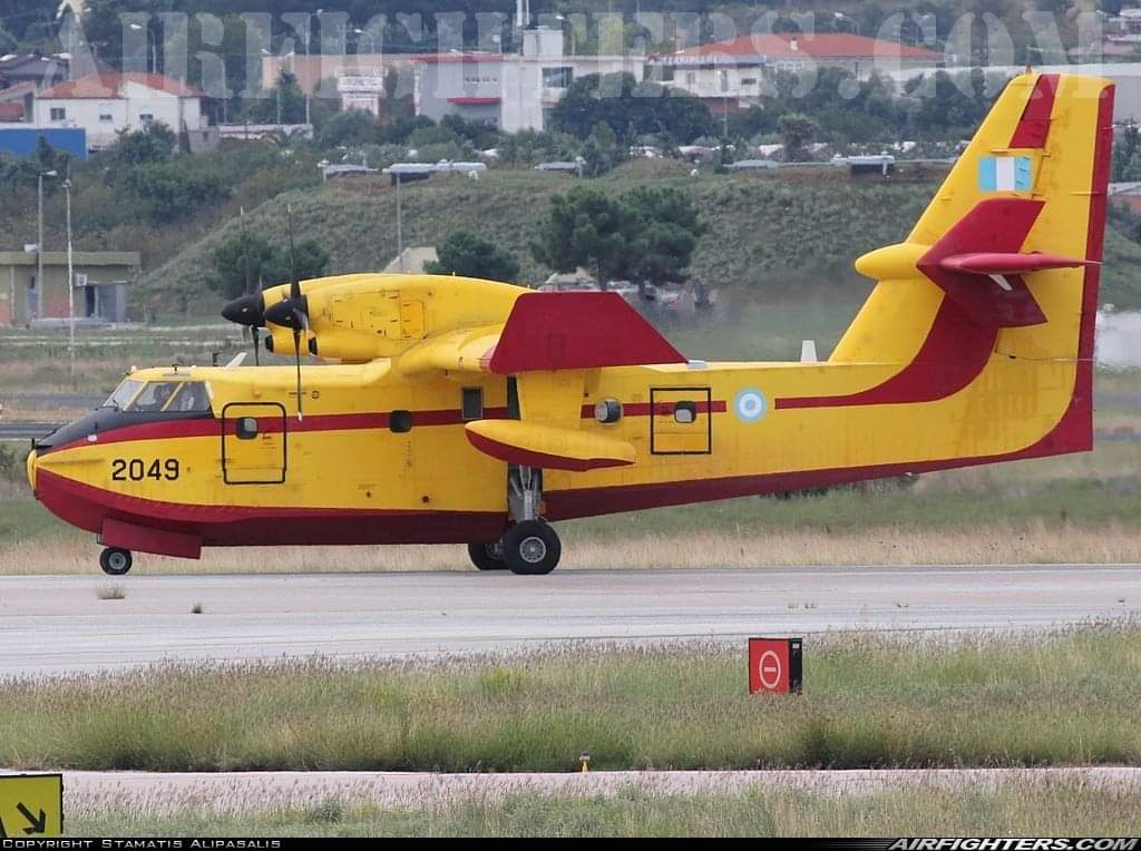 Canadair CL-415GR 
383 Special Operations & Air Fire Fighting Squadron.
Thessaloniki Makedonia Airport
1/10/2015
#Canadair #CL415 #113CW #LGTS #383Sqn