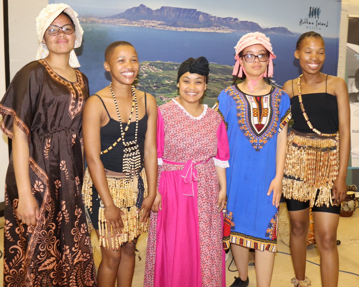 robben_island's tweet image. Day 4 of the Spring School Programme was a cultural presentation, learners showcased their unique diverse cultures by wearing their cultural attires, showcasing the different cultures through song and dance performances and fostering shared national identities.
#springschool2023