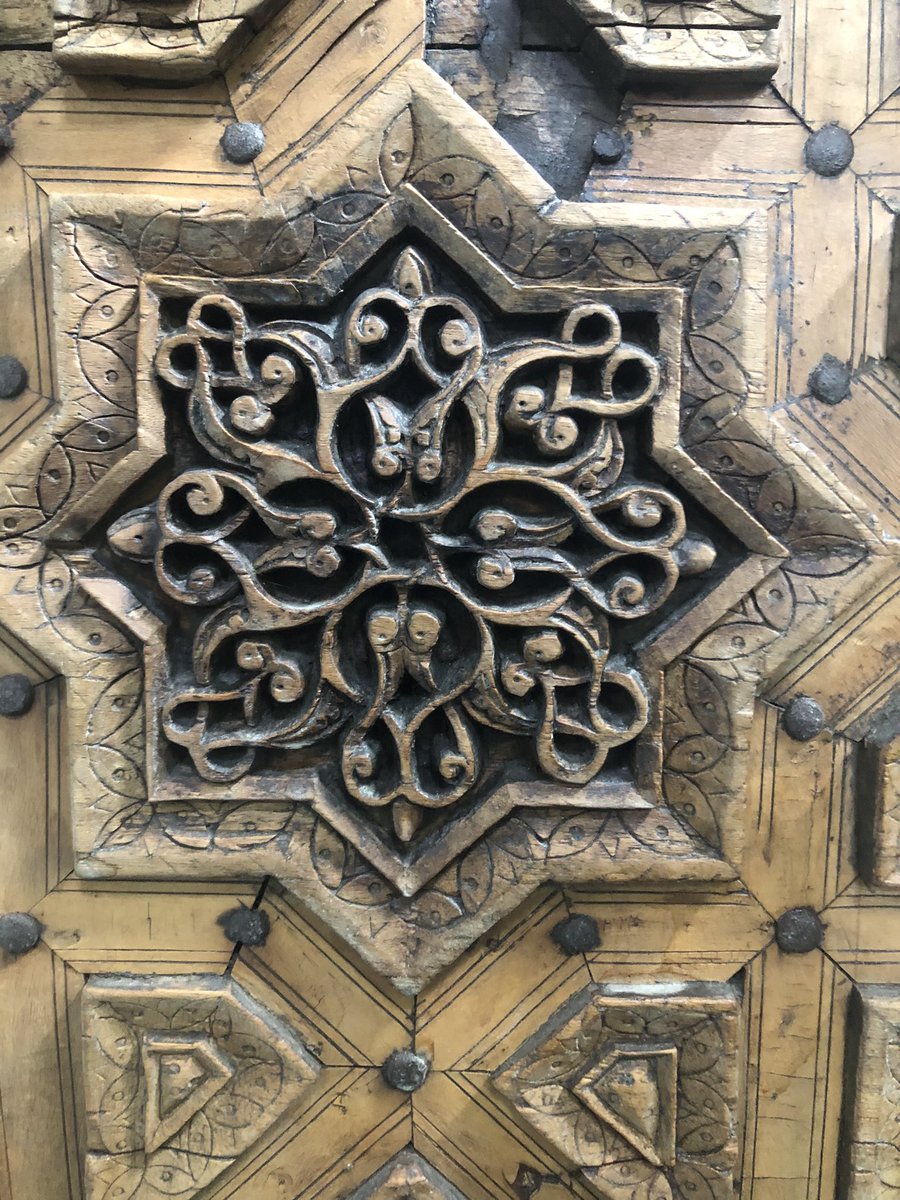 Sultan Alâeddin Camii, 12. yüzyılda Ankara'da İç Kale’nin girişinde, II. Kılıçarslan’ın oğullarından Muhyiddin Mesud Ankara’da hüküm sürdüğü devirde yaptırmış.
Ankara’nın en eski camii.
Yaklaşık 850 yıllık ahşap minberi görülmeye değer sanat şaheseri…