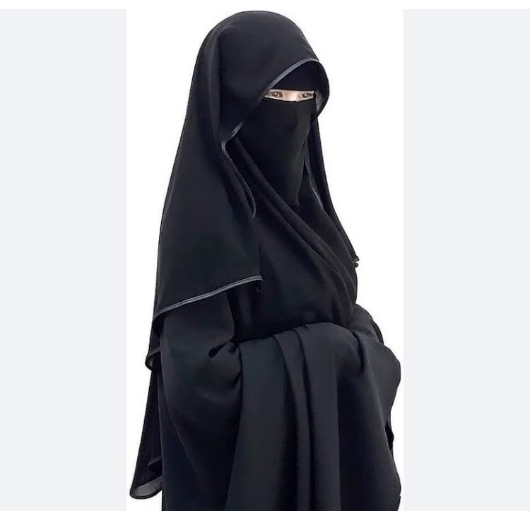 SirMgabadeli's tweet photo. @DMN4ever “Ngena mzekezeke!” To a Muslim lady dressed like this: https://t.co/yxVW1bJ1lV
