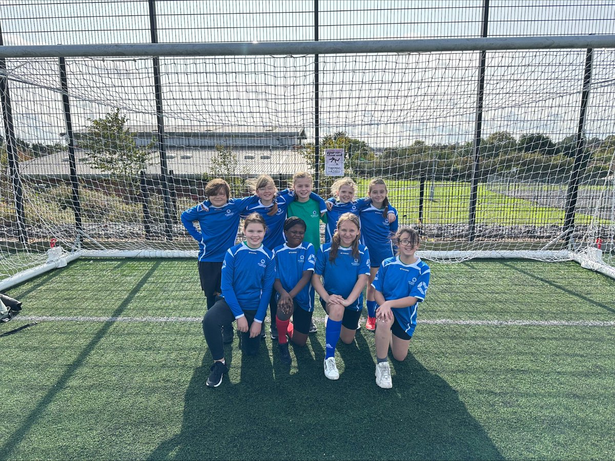 InMAT_'s tweet photo. A great team photo of some of the Kettering Park Juniors girls who took part in a football tournament with Mr Hackett at KBA! ⚽🥅
#INMAT #School #football https://t.co/HEsf9UlSvq