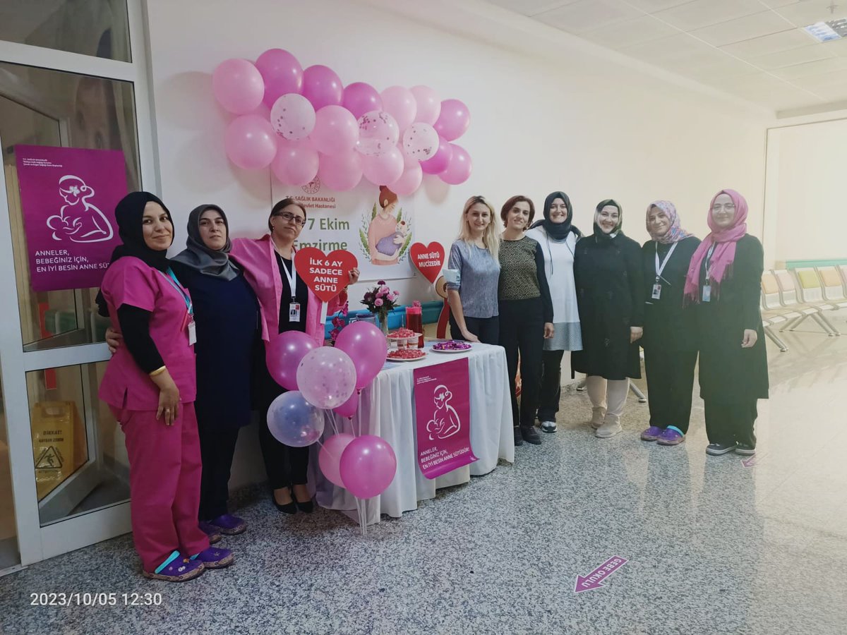 EregliDH's tweet photo. Anne sütü bebek için gereken tüm besinlerin en mükemmel bileşimini içerir. 1-7 Ekim Emzirme Haftası münasebetiyle hastanemizde farkındalık oluşturmak adına standımız kurulmuş olup,anne sütünün önemi anlatılmıştır. https://t.co/5guwdMjINU