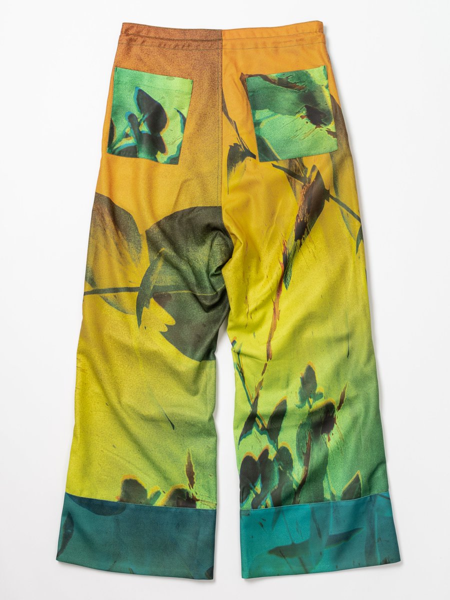 wizzard_fac's tweet photo. 配信番組「 #剛P 」にて #堂本剛 様にPRINT PANTS 'Your atomospheric colour atlas' //GREEN をご着用いただいております。
ありがとうございました。
https://t.co/GdsuJlINnB
#wizzard_fac https://t.co/hyLTnlOjAB