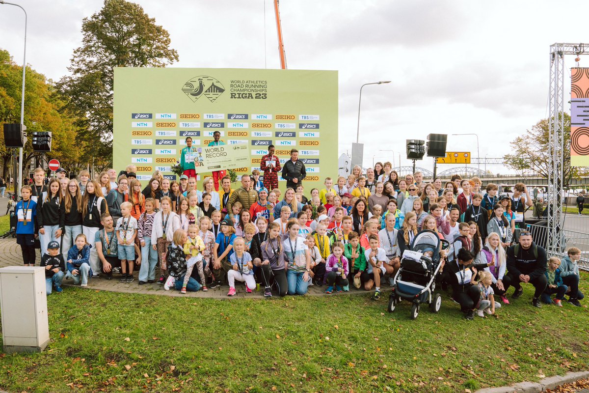 Paldies Latvijas Skolu kausa komandām, kuras piedalījās Pasaules čempionātā skriešanā. 🏃🏼‍♀️

Lielākās komandas:
▪️Sporta skola “Arkādija
▪️Rīgas Centra humanitārā vidusskola
▪️Rīgas Imantas vidusskola
▪️Rīgas 1.pamatskola - attīstības centrs
▪️Limbažu BJC kapela Eži

#wariga23