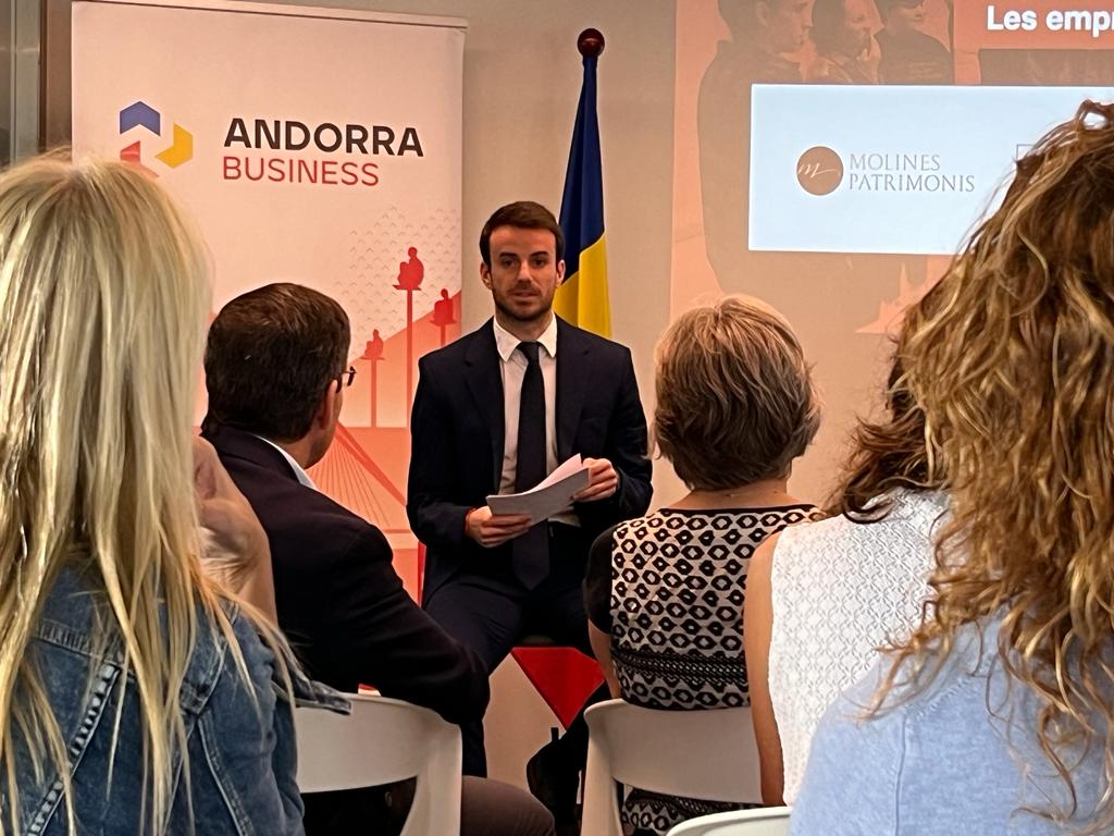 AndorraBusiness's tweet image. 💡Els estudiants participants en el programa #TàndemFP hauran de buscar solucions als reptes plantejats per @Molines_P,  @NiceTech_ i Opció Grup. El 19 de desembre coneixerem el nom de l'equip guanyador. 🔎ow.ly/yeon50PTkSX #InvestinAndorra @GovernAndorra @msauben @hidalgj2