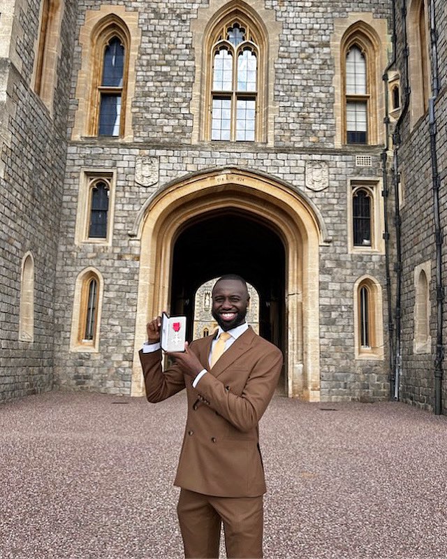 FROM PECKHAM TO THE PALACE!!🎖️ Swung by Windsor Castle to pick up a lil’ MBE for services to young people, engineering and technology through @motivez_uk and @TeamX44 👑 This one is for US!! ❤️🙏🏾 The marathon continues 🏁 #TheKidFromPeckham #MotivezMindset #GodDid #STEM