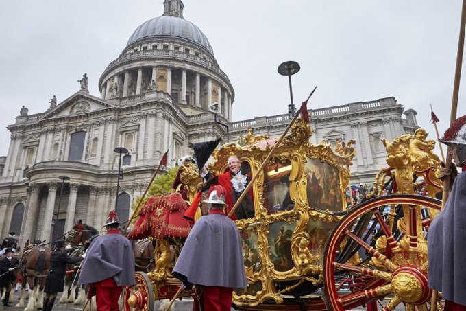 thecityofldn's tweet photo. ✨ SAVE THE DATE - Lord Mayor's Show
See a colourful three-mile long procession, and discover plenty to see &amp; do in the City afterwards!
📅 Saturday 11 November 
📍Mansion House to Royal Courts of Justice (&amp; back) 
👉 https://t.co/Mr3KQx9tY3
@lordmayors_show #LordMayorsShow https://t.co/JcZjMeln5f