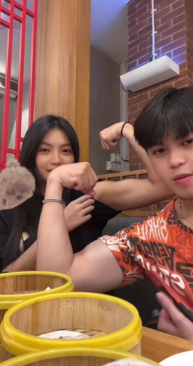 BaymaxMMXII's tweet photo. p boleh adu nih bos

alias cii gre definisi bayik berotot😭😭😭😭

@S_GraciaJKT48 @JasonJonathan27 https://t.co/LrjaqGBkJY