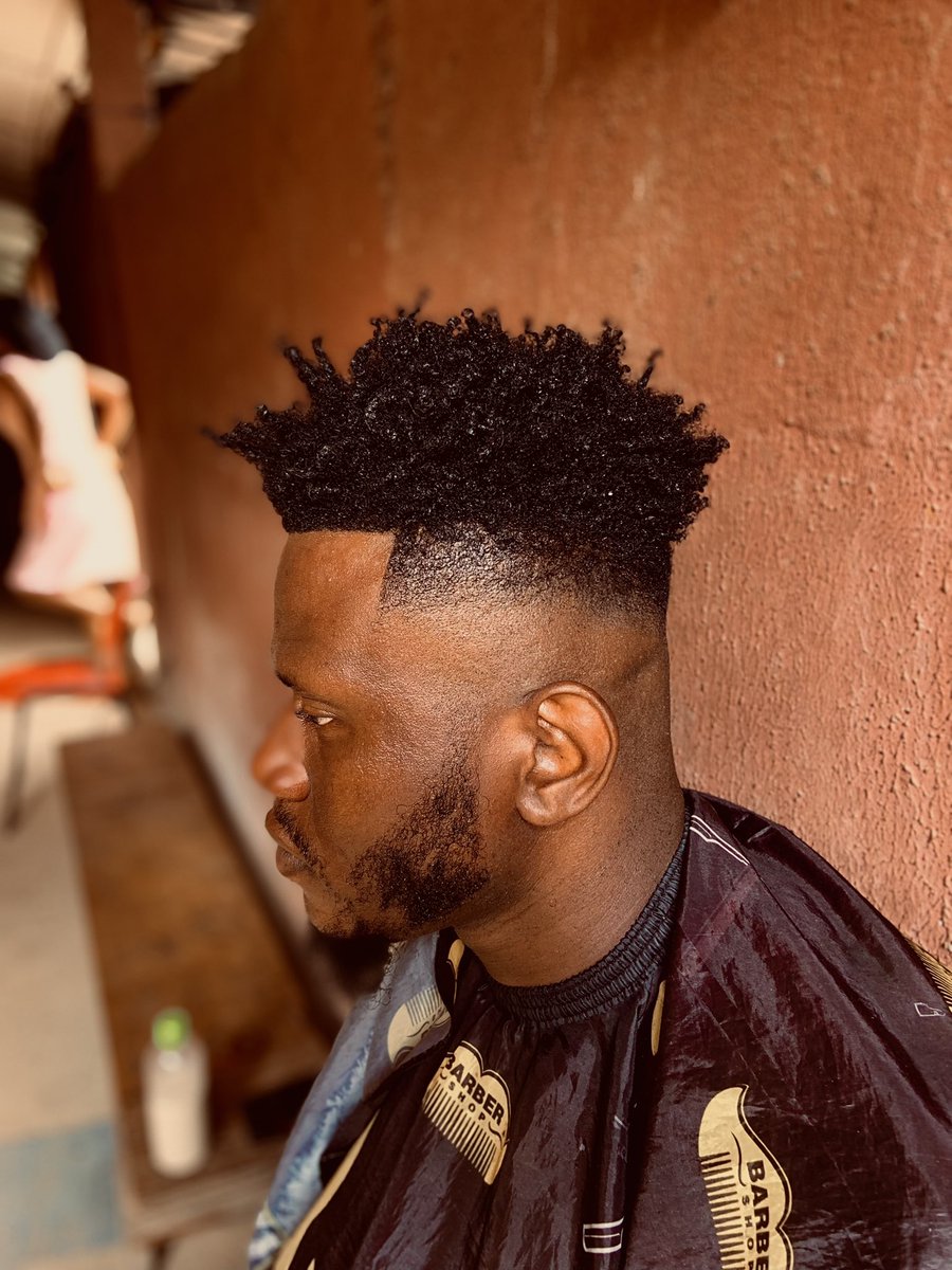 TheEliteTrimmer's tweet photo. Been up and running lastly, some of my work this week so far, what do you think?
Like, repost my craft 🙏🏾🤍
#elitetrimmer #lagosbarber #barber #barbergang #Sexyy #Naira_Marley #Ruger #Phyna #Messi #masterbarber #haircut #highfade #viral #explore #urbanbarber https://t.co/RlUuw2naw9