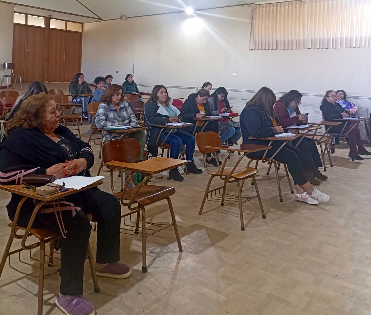drtloslagos's tweet photo. 📍En #Osorno  se realizó ampliado de la Federación Manipuladoras de Alimentos de Chile 👩🏻‍🍳🧑🏻‍🍳. En la instancia recibieron capacitación en materias de negociación colectiva, actividad a cargo de la unidad de RRLL de la #IPTOsorno y la Coord. De RRLL, seguimos con mas #dialogosocial https://t.co/LREACDK0Im