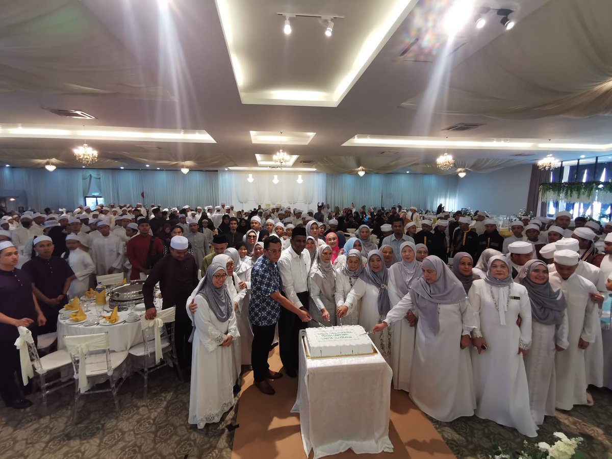Kamri_BA's tweet photo. Hadir memenuhi jemputan ke Majlis Maulidur Rasul anjuran PERKIM Cawangan Wanita Hulu Kelang Bersama Anak Anak Yatim Dan Tahfiz yang diadakan Di The Gabion Garden Hall, Taman Danau Kota.

Terima kasih kepada pihak PERKIM Cawangan Wanita Hulu Kelang yang telah menjemput

1/2 https://t.co/NBiH3LeT8A