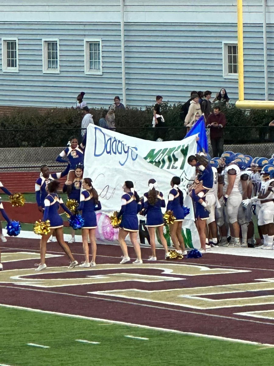 amaple89's tweet photo. @GLHSLions @GahannaJeffersn @gahannafootball @GLHS_SC @Gahannaohio @GLHS_Athletics @CityOfGahanna 

DO BETTER GAHANNA!
“Daddy’s money can’t buy you games”  

As an educator in New Albany for the past 29 years, I am extremely disappointed in Gahanna’s  Athletic department. https://t.co/rgrhRh1ERv