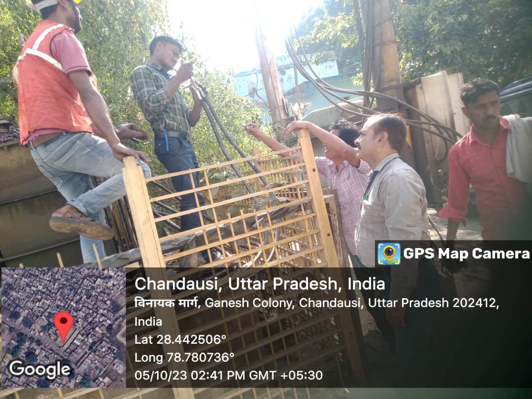 rcbharti's tweet photo. SIR,SPOT MAINTENANCE OF  MEDIUM POWER TRANSFORMER IS BEING DONE UNDER EDD CHANDAUSI  FOR PROVIDING UNINTERRUPTED POWER SUPPLY FOR UPPCL CONSUMERS
@eeewdmbd @SEworkshopPVVNL @MdPvvnl @ChairmanUppcl @mbd_ce https://t.co/LQT4ivhhsb