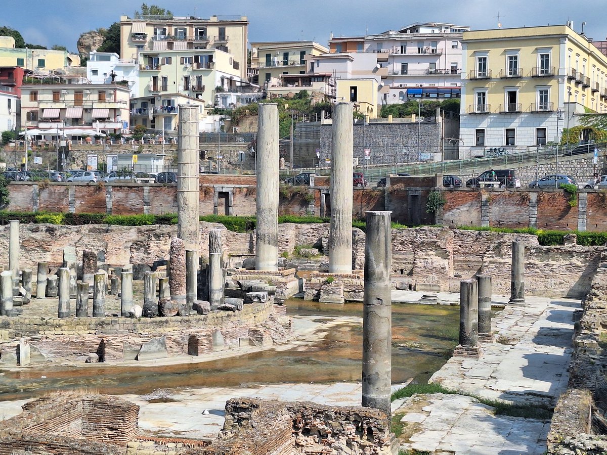 dar8_02's tweet photo. Serapis Temple, a Roman market flooded periodically by the Sea https://t.co/YXZkvkmWQC