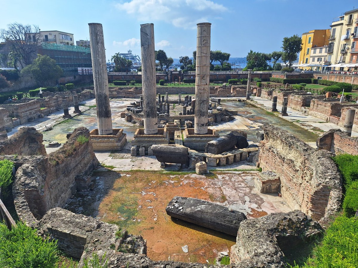 dar8_02's tweet photo. Serapis Temple, a Roman market flooded periodically by the Sea https://t.co/YXZkvkmWQC