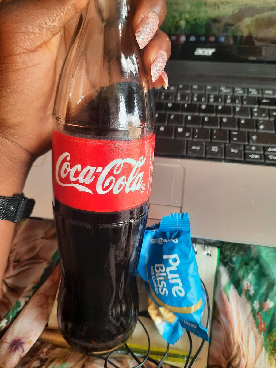 Never knew being a teacher could earn me coke and biscuit on teachers day 😁.
#happyteachersday2023