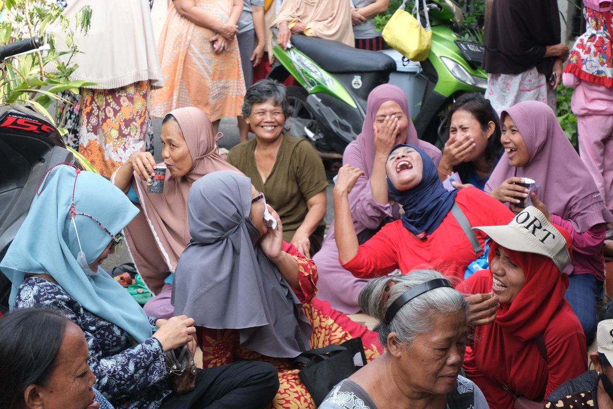 Uki23's tweet photo. Berpolitik riang gembira. 🇮🇩🌹🥰 https://t.co/3Mredq7Ksa