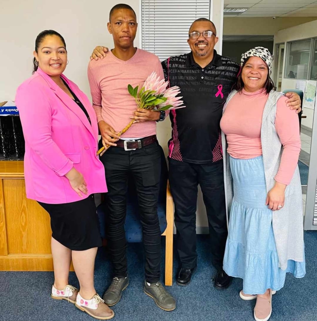 KnysnaMuni's tweet photo. PAINT IT PINK THURSDAY:  BREAST CANCER AWARENESS

October isn't just a month; it's a canvas of hope, strength, and unity. Join us in the fight against breast cancer. We challenge locals to don their favorite shades of pink every Thursday throughout this empowering month. https://t.co/jxX0olwwdZ