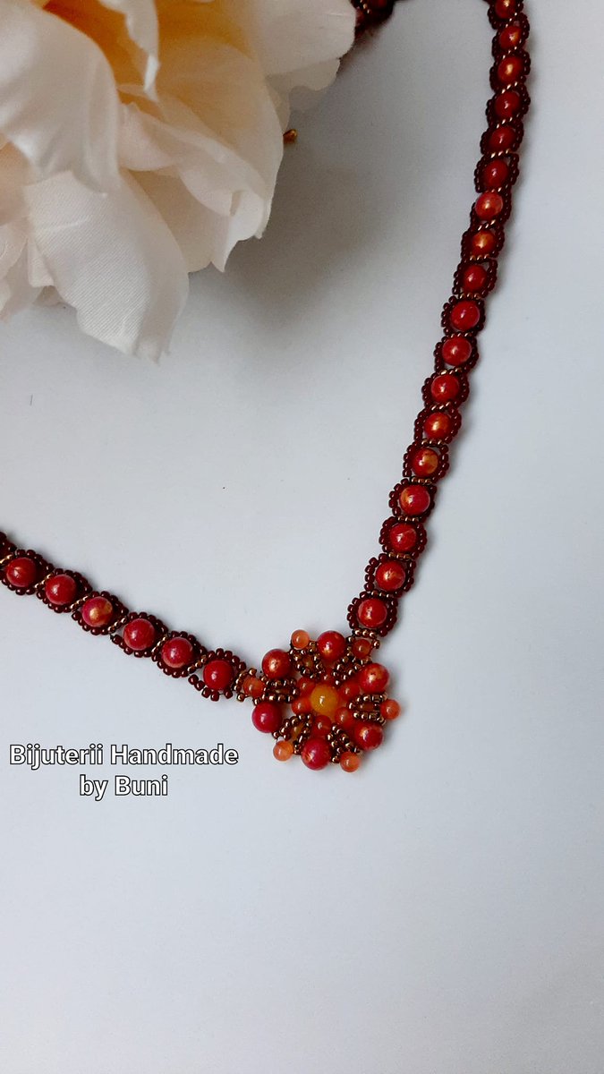 🪡Easy to create and perfect for mixing with various necklaces, you can find the technique for the Russian Snake Chain in today's posted tutorial! #handmadebybuni, #jewelrytutorial #beadedsnakechain, #beadednecklace Watch the tutorial here: youtu.be/d178MoPBRv4?si…