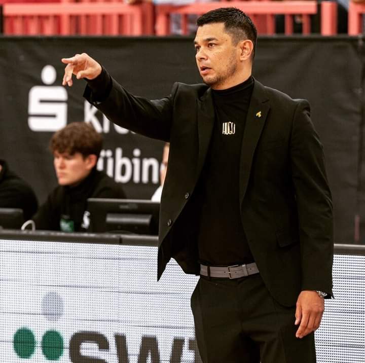 BlacktopMgmt's tweet photo. Coach Jansson seals 1st BBL victory! Coach Danny Jansson secured his first W as a @easyCreditBBL Head Coach by beating the current @BasketballCL Champions @TelekomBaskets with his club @TigersTuebingen. Well deserved, @Dannyjansson! 📷: @ninasandersports @dennisduddek_photography https://t.co/PkT6l1v7Dn