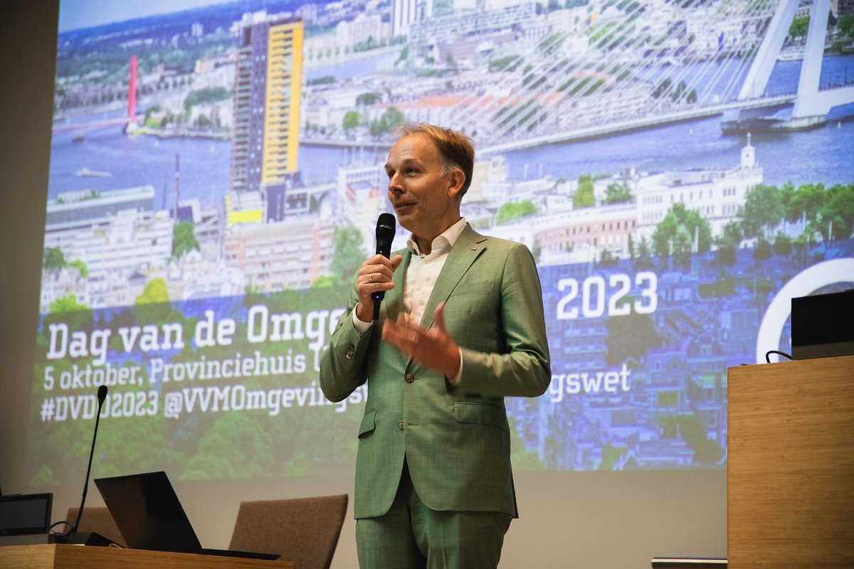 Provincie Utrecht (@provutrecht) on Twitter photo <a href="/HuibvanEssen/">Huib van Essen</a> opende vanmorgen de laatste Dag van de Omgevingswet voor de invoering van 1 januari 2024. Deze wet belooft verbeteringen voor onze leefomgeving, verandering gaat echter vaak gepaard met uitdagingen en goede samenwerking is hierbij essentieel. #DVDO2023 #Omgevingswet <a href="/HuibvanEssen/">Huib van Essen</a> opende vanmorgen de laatste Dag van de Omgevingswet voor de invoering van 1 januari 2024. Deze wet belooft verbeteringen voor onze leefomgeving, verandering gaat echter vaak gepaard met uitdagingen en goede samenwerking is hierbij essentieel. #DVDO2023 #Omgevingswet