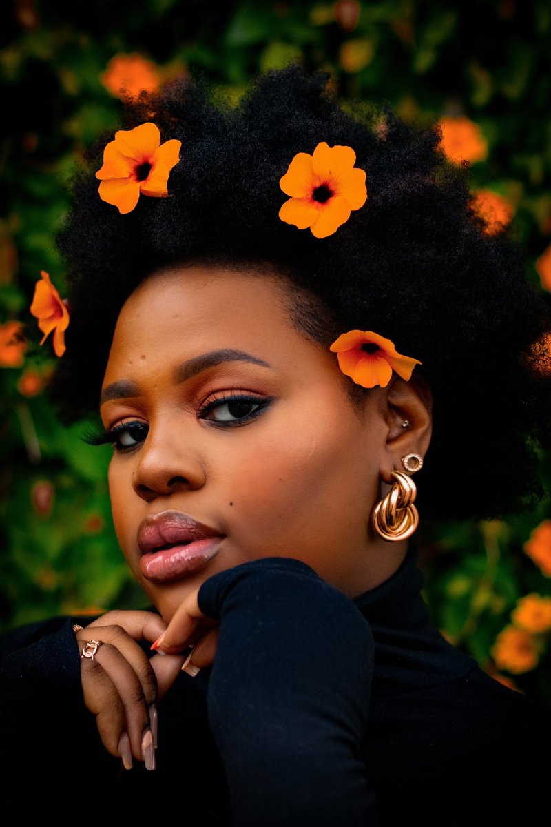 cnehshuga's tweet photo. live life in full bloom 🧡🌻 https://t.co/4GzWZvBd1c