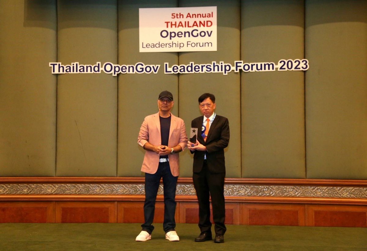 mea_news's tweet photo. MEA คว้ารางวัล Recognition of Excellence 2023 โครงการ Smart Grid ระบบโครงข่ายไฟฟ้าอัจฉริยะสำหรับเมืองมหานคร
อ่านรายละเอียด คลิก>> https://t.co/X51eUNli3L
#RecognitionofExcellence2023 #OpenGov #OpenGovAsia
#มหานครอัจฉริยะ #SmartGrid #MEASmartMetroGrid
#MEA #การไฟฟ้านครหลวง https://t.co/DqXaBShwMV