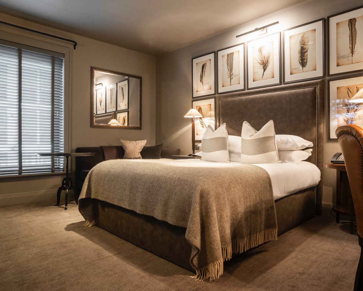 Fresh bedding, ready and waiting 💤

#noplacelikedakota #lifeatdakota #dakotahotels #bestofyorkshire #luxuryhotels #luxurylifestyle #ukhotels #weekend #relax #suitelife #mornings #rest #bestofthebest