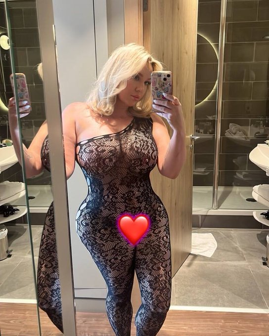 Enjoying the now 🖤 https://t.co/kOXTDLwvDf