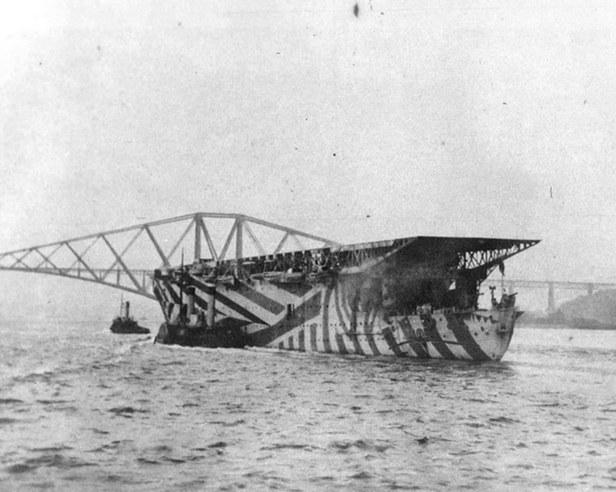 Mikellfixit's tweet photo. @Rich_Ships @USNHistory The world’s first flush decked ship HMS Argus, built in Clydebank Glasgow converted from the hill of an Italian Liner that was to be called the Conte Rossa https://t.co/wHSCxAVRf3
