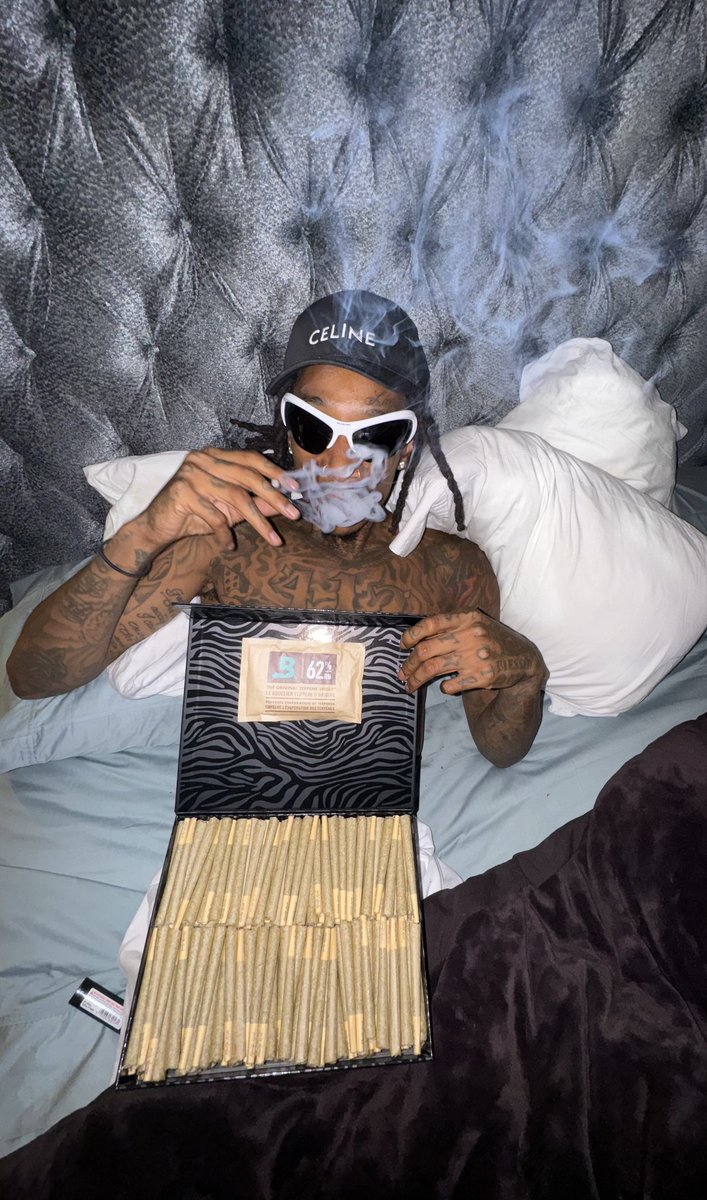 Wiz Khalifa tweet media